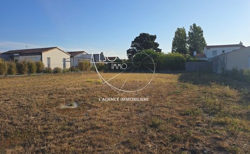 Land in Les Sables-d'Olonne, Pays de la Loire, France 1