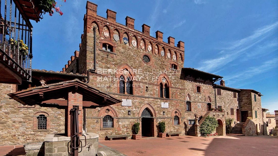 Castle in Bucine, Tuscany, Italy 1 - 18717314