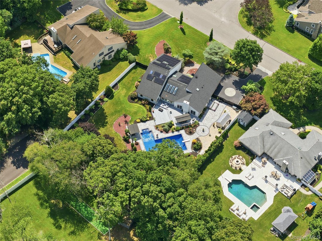 House in East Islip, New York, United States 3 - 18717979