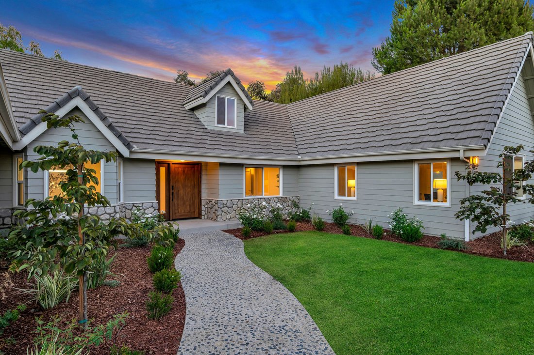 Casa a Agoura Hills, California, Stati Uniti 1 - 18716451