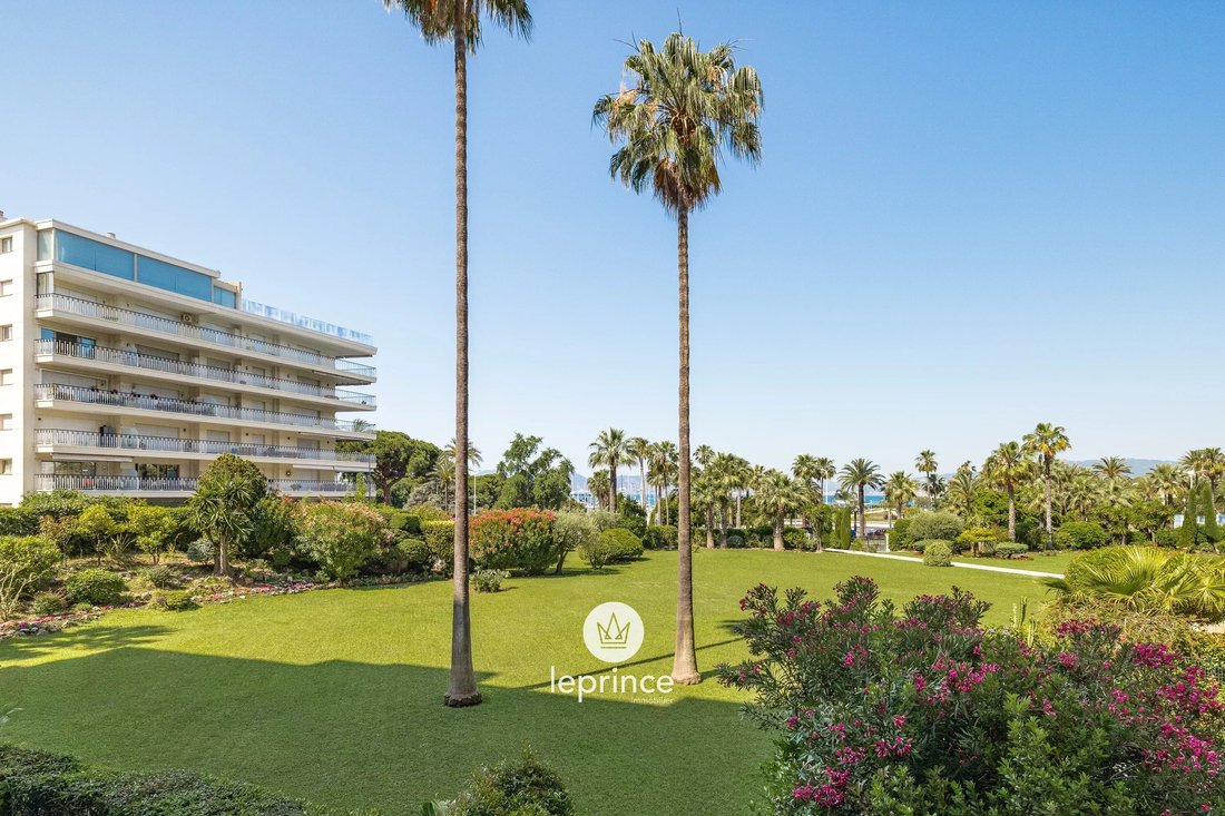Apartment in Cannes, Provence-Alpes-Côte d'Azur, France 1 - 18716992