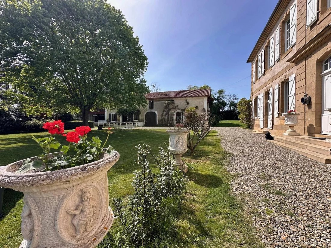 House in Mirande, Occitania, France 3 - 18717268