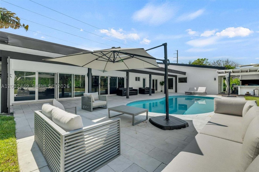 Casa a Coral Gables, Florida, Stati Uniti 1 - 17841485