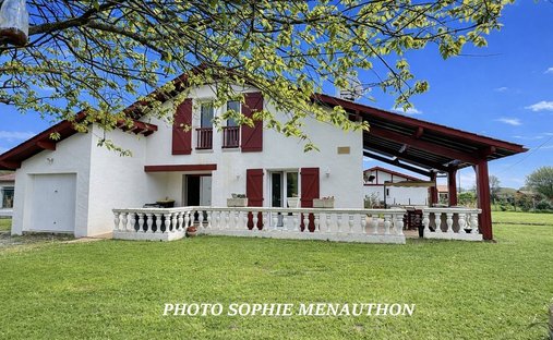 House in Larressore, Nouvelle-Aquitaine, France 1