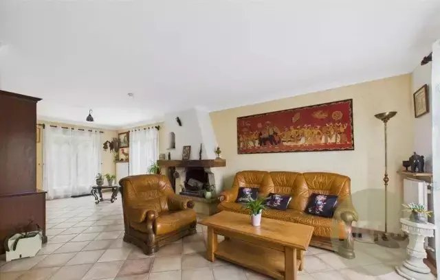 Casa a Le Village, Elancourt, Francia 2 - 16386702
