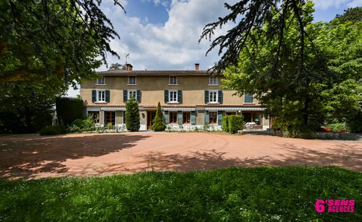 Casa a Charbonnières-les-Bains, Auvergne-Rodano-Alpi, Francia 1