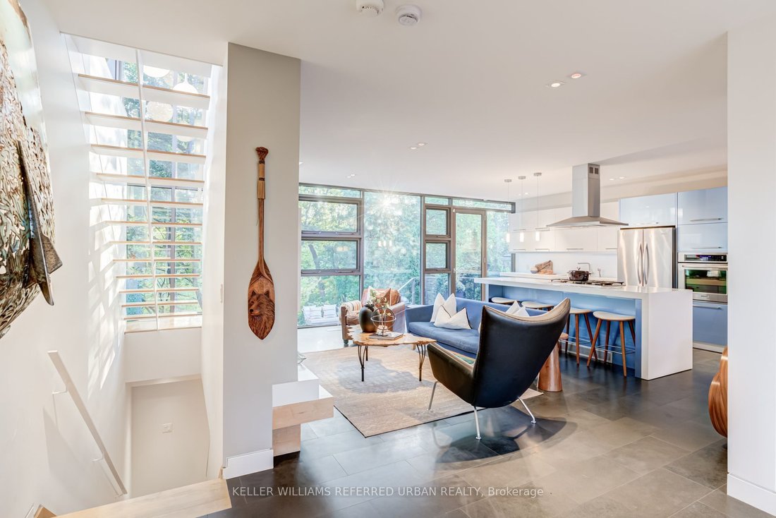 House in Toronto, Ontario, Canada 5 - 18718087