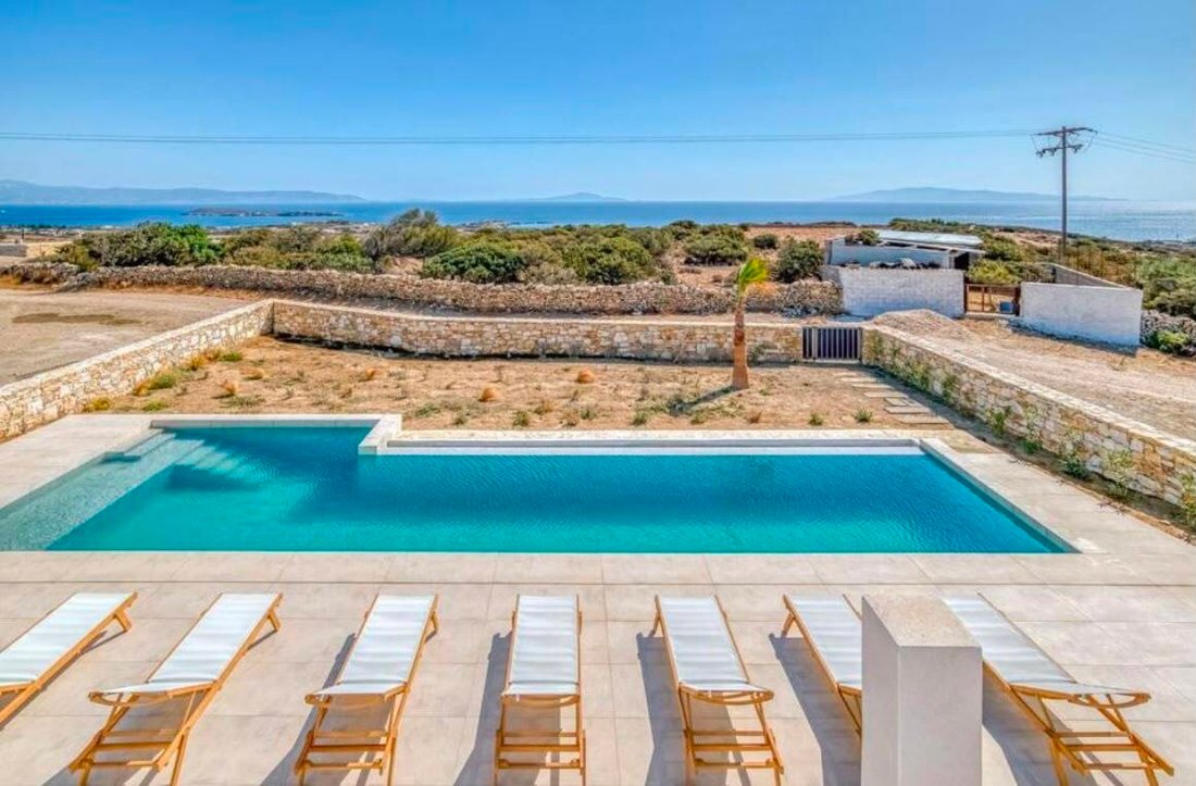 Villa in Paros, Aegean, Greece 2 - 18718683