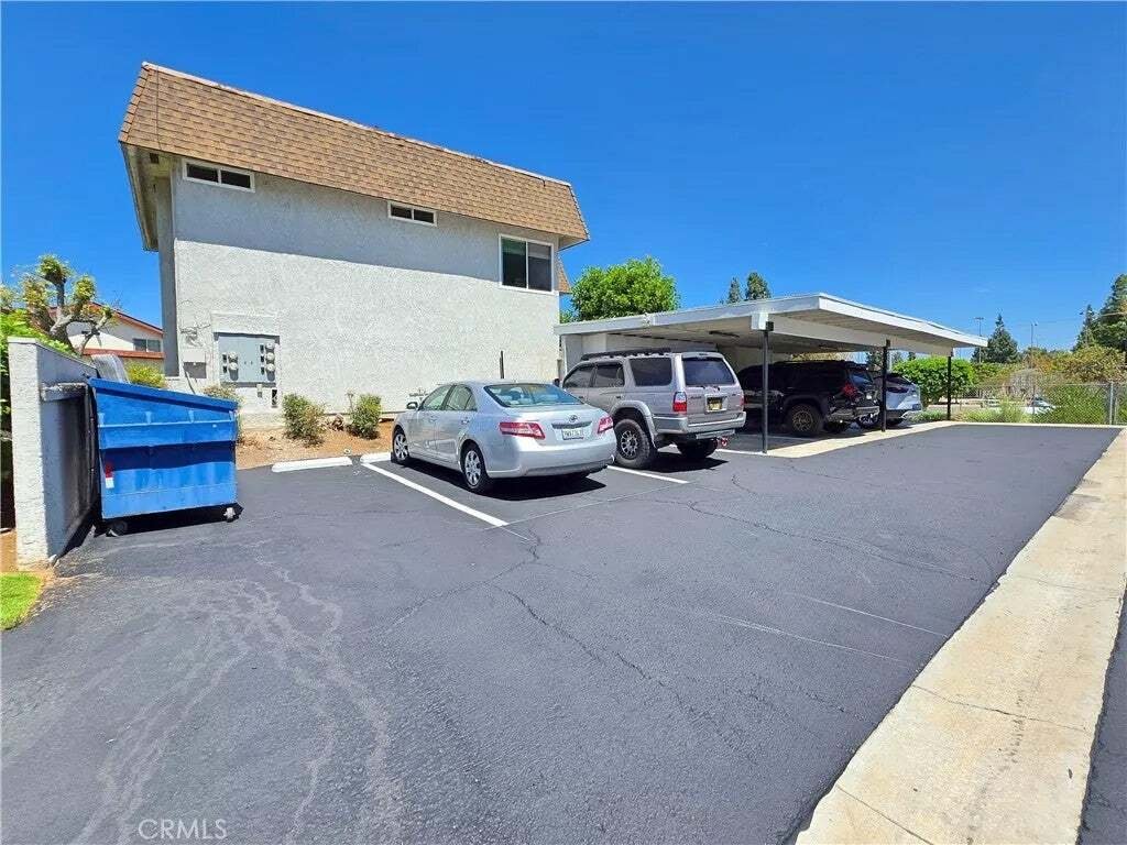 Andere in Yorba Linda, Kalifornien, Vereinigte Staaten 5 - 18713142