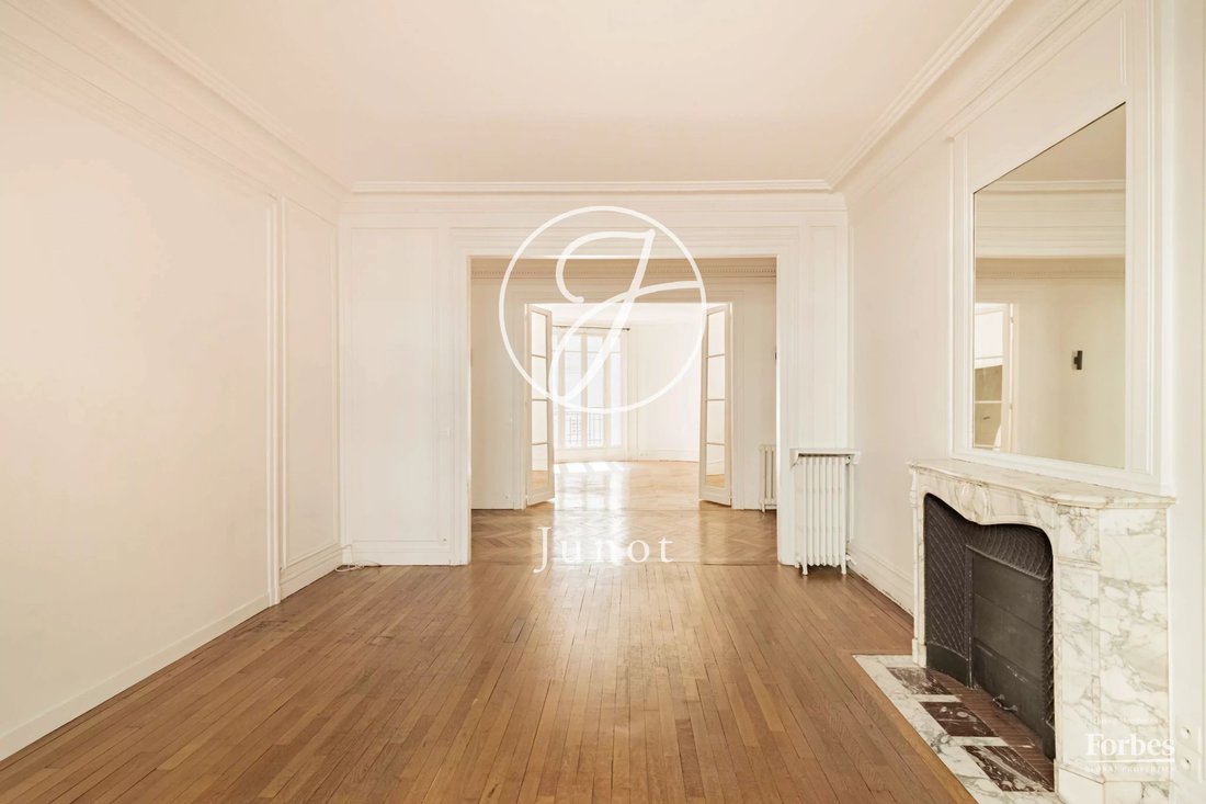 Appartamento a Courcelles-Wagram, Paris 17e Arrondissement, Parigi 1 - 18716808