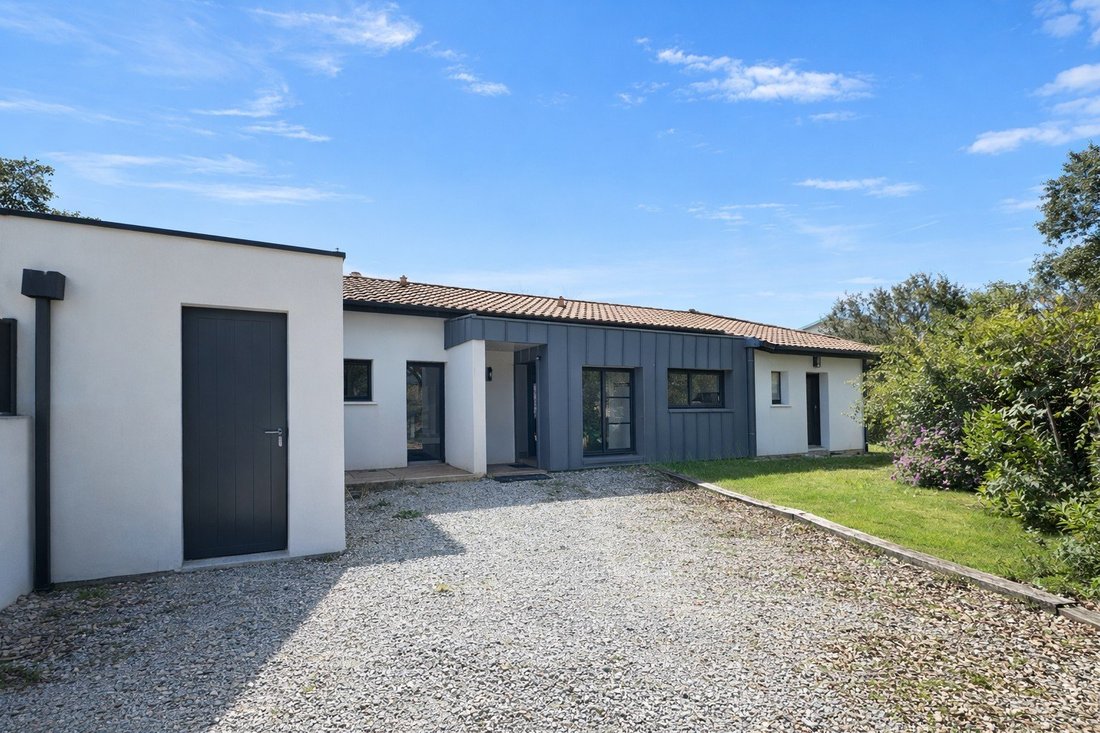 House in Seignosse, Nouvelle-Aquitaine, France 3 - 18719687