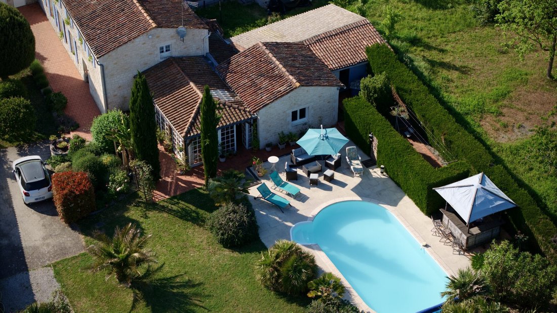 Maisons de campagne à Saint-Agnant, Nouvelle-Aquitaine, France 1 - 16942236