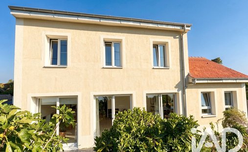 House in Le Parterre, Dourdan, France 1