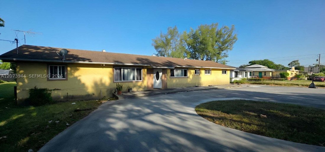 House in Miami, Florida, United States 1 - 18719350