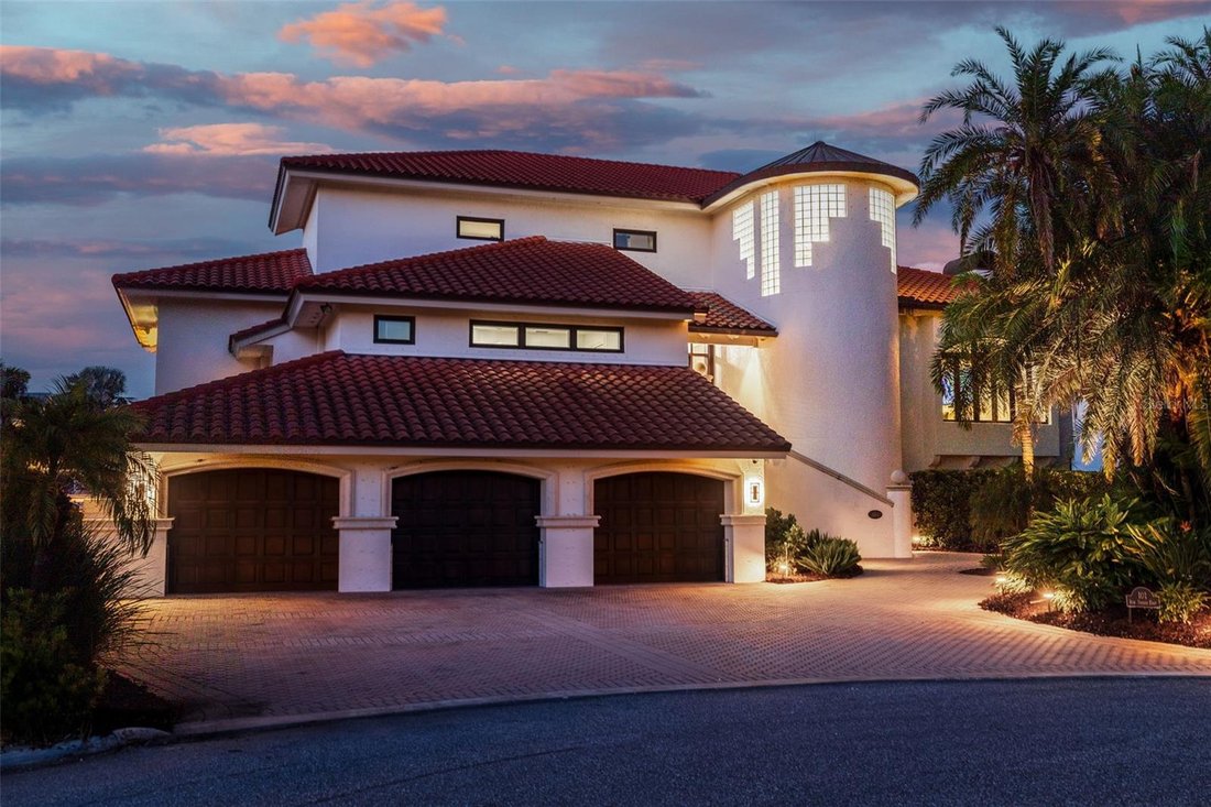 House in St. Petersburg, Florida, United States 3 - 18718877