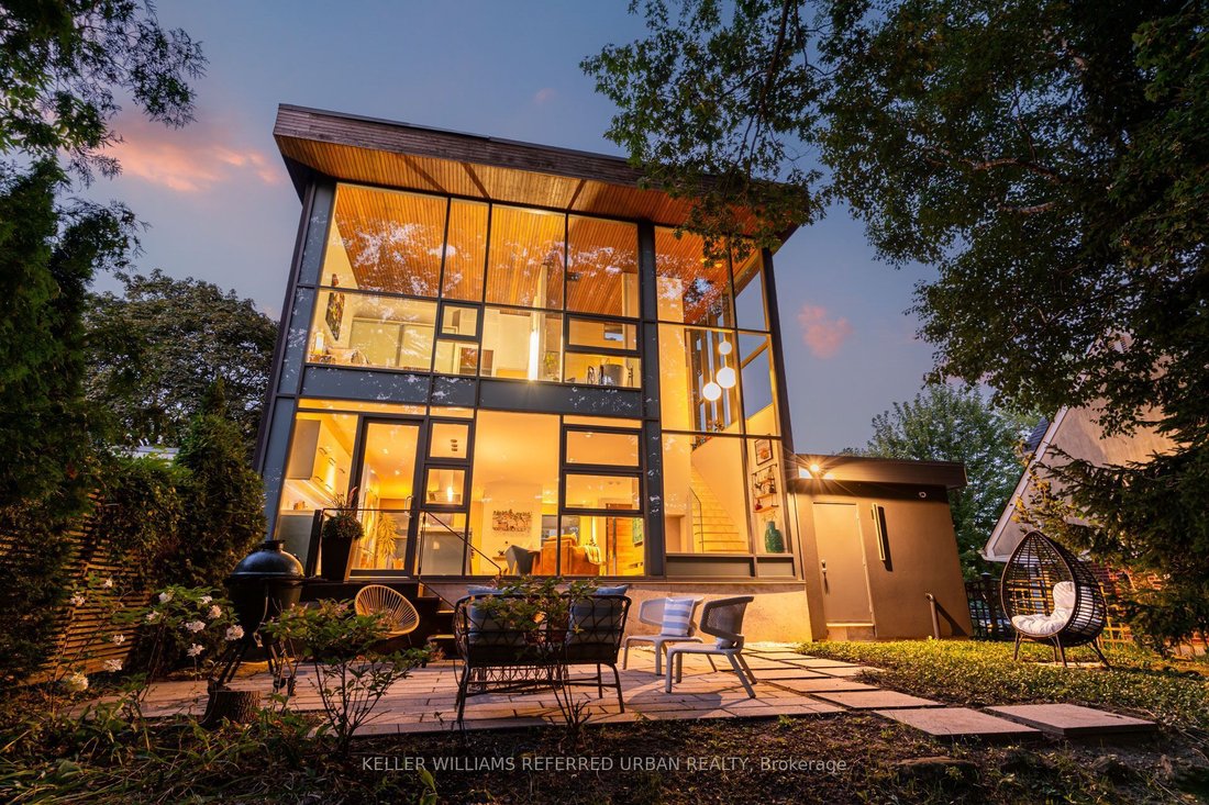 House in Toronto, Ontario, Canada 2 - 18718087