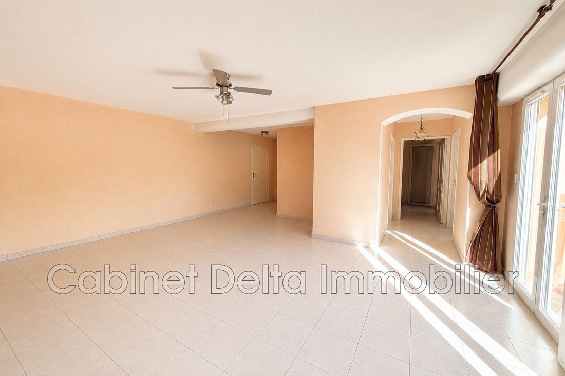 Appartamento a Sanary-sur-Mer, Provenza-Alpi-Costa Azzurra, Francia 3 - 18642565