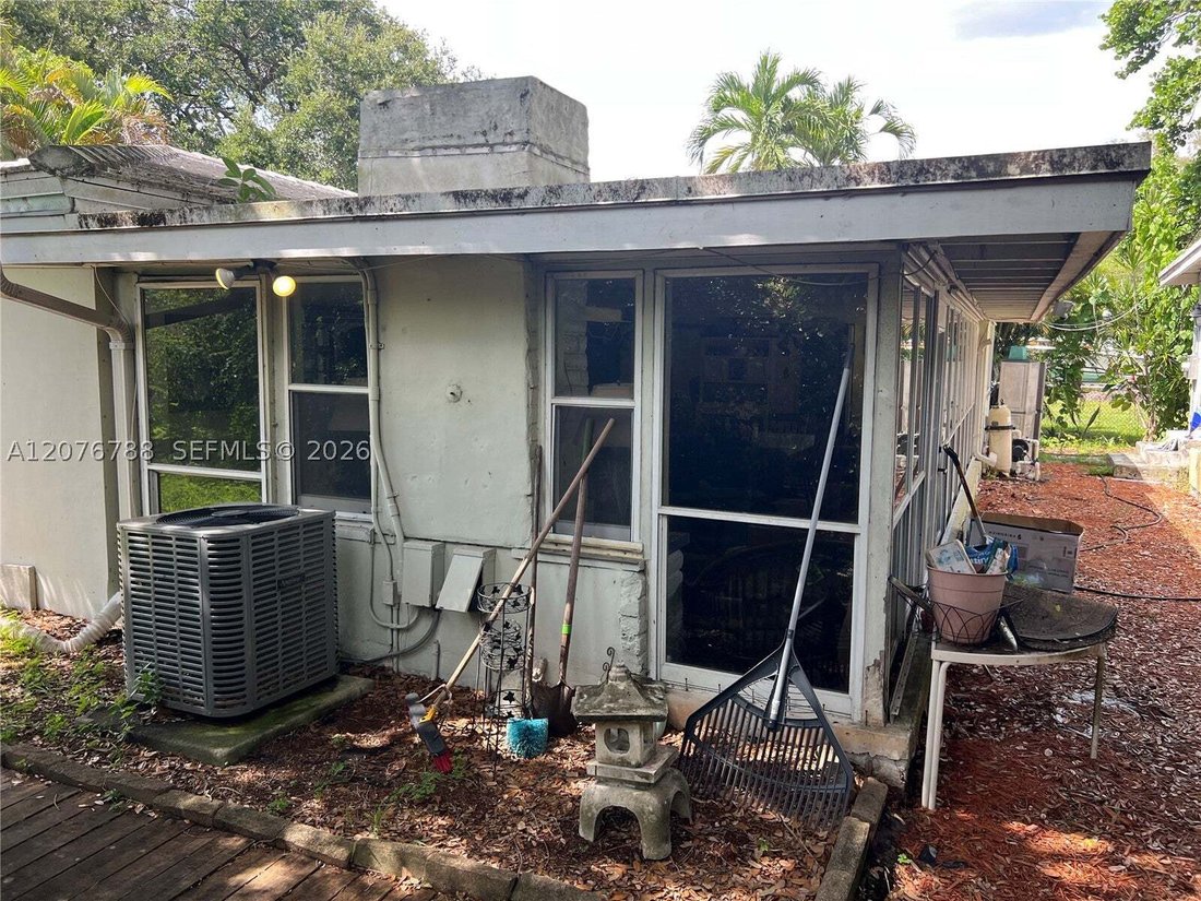 House in Miami, Florida, United States 5 - 18719342