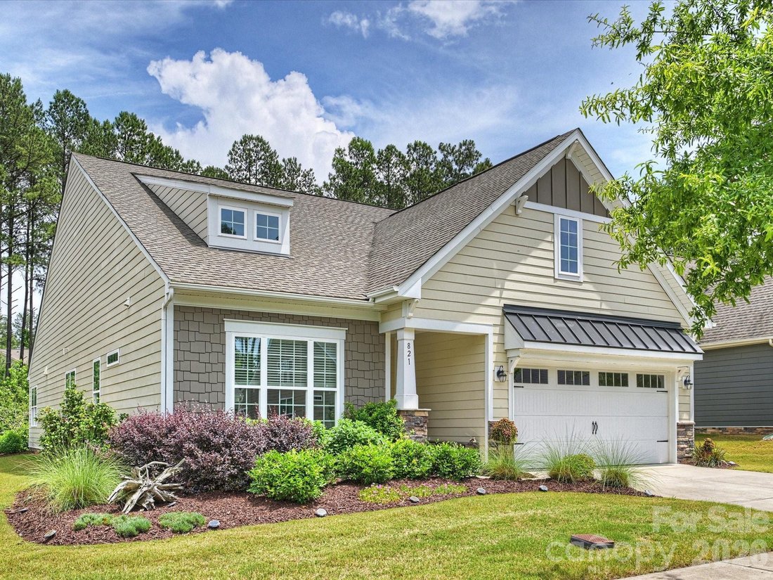 House in Mount Holly, North Carolina, United States 1 - 18042973