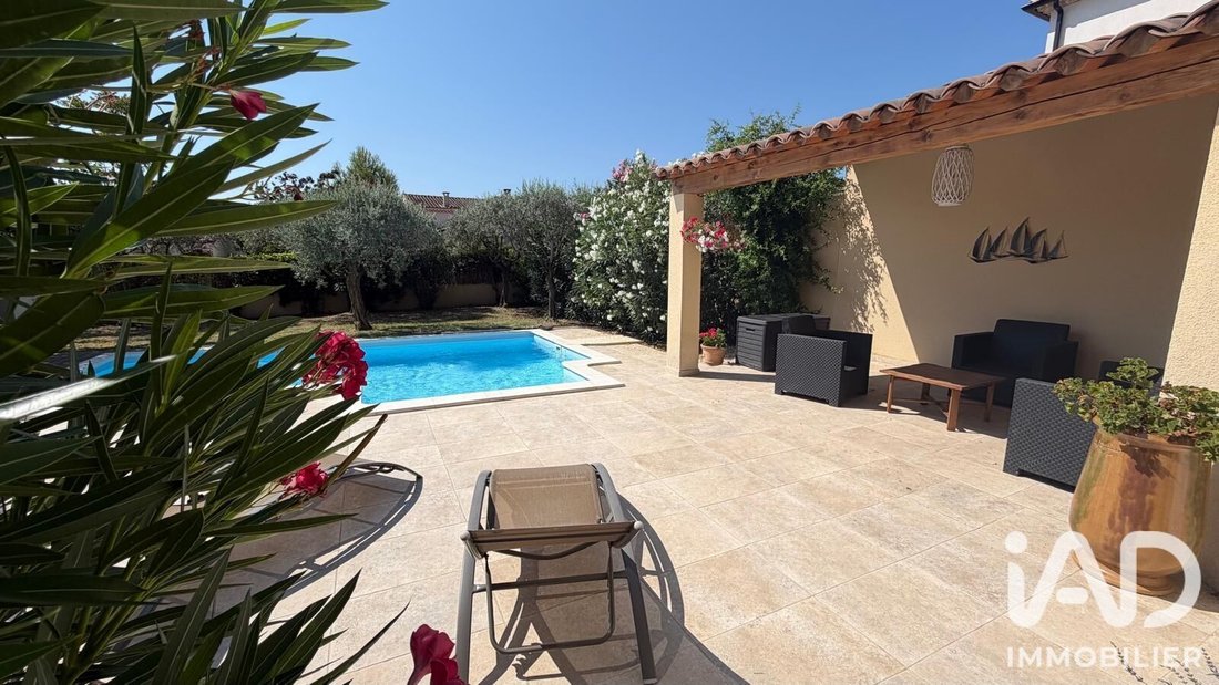 Maison à Saint-Saturnin-lès-Avignon, Provence-Alpes-Côte d'Azur, France 1 - 18262049