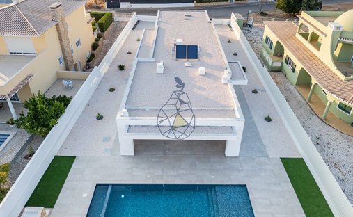 Villa in Mexilhoeira Grande, Algarve, Portugal 1