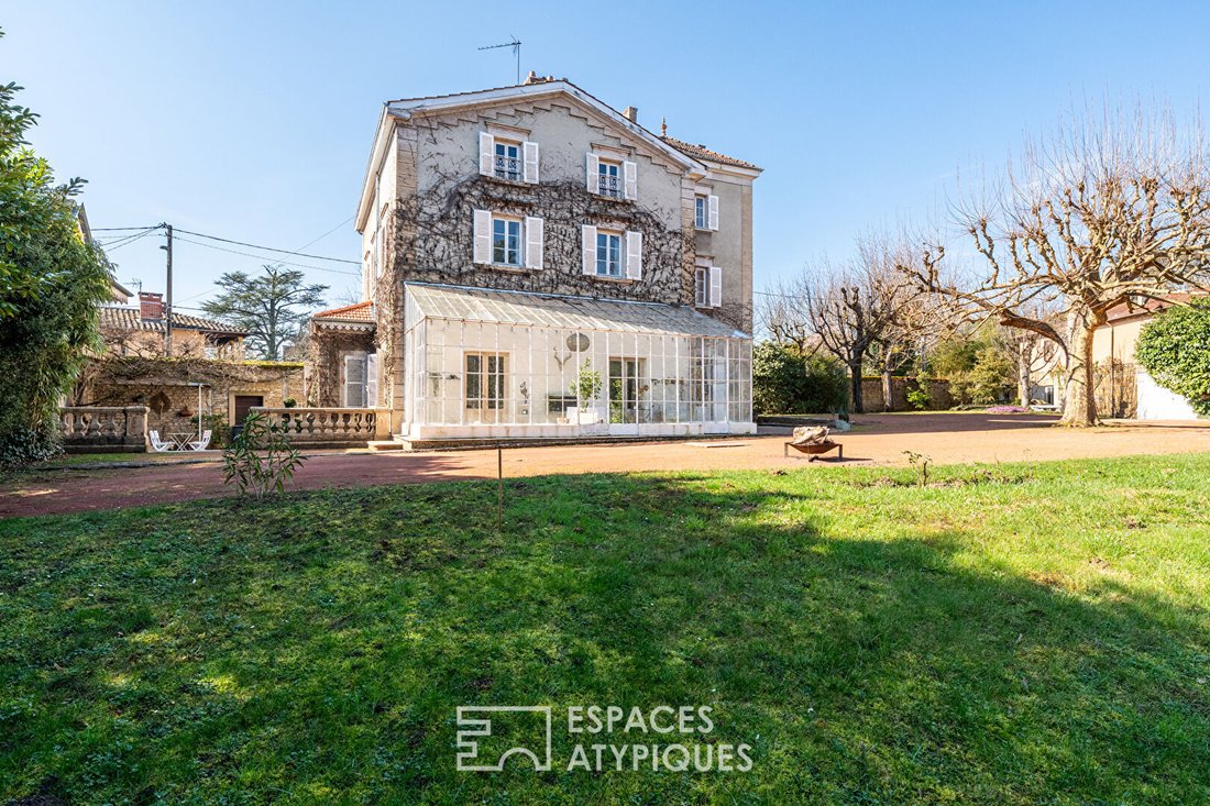 Villa in Saint-Cyr-au-Mont-d'Or, Auvergne-Rhône-Alpes, France 1 - 18719918