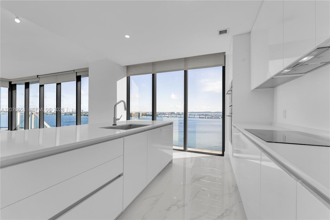 Condo in Miami, Florida, United States 3 - 18719610