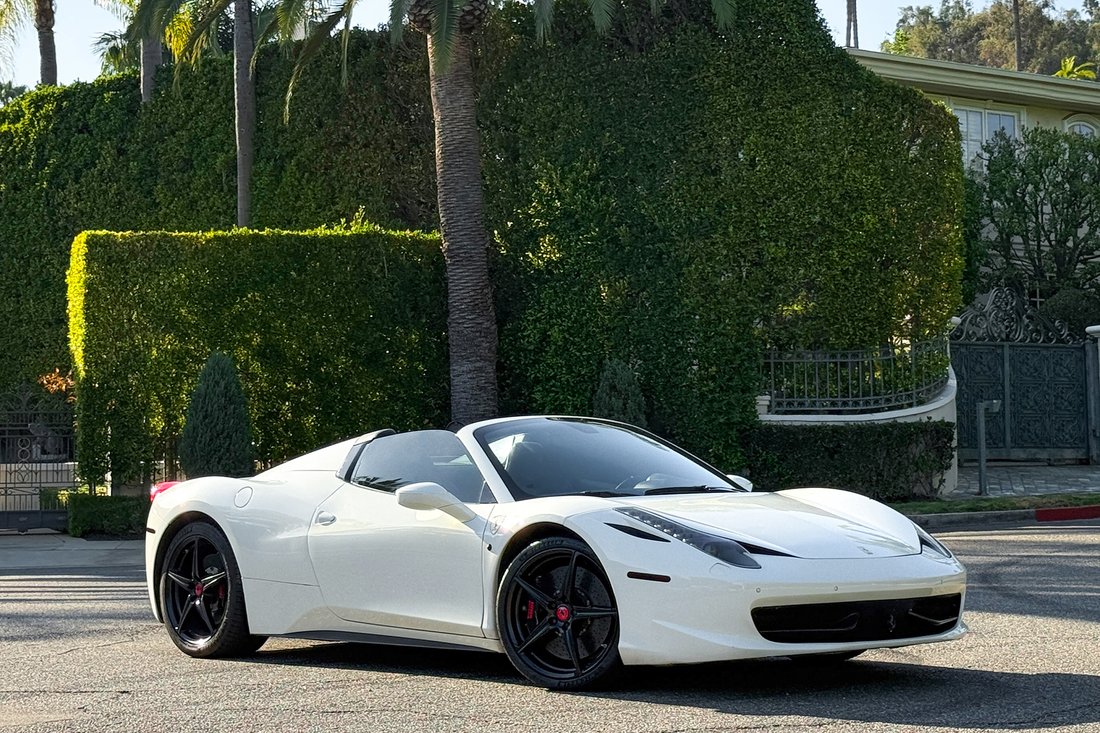 Cabriolet in West Hollywood, CA, United States 3 - 18717074
