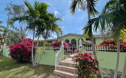 House in Nassau, New Providence, The Bahamas 1