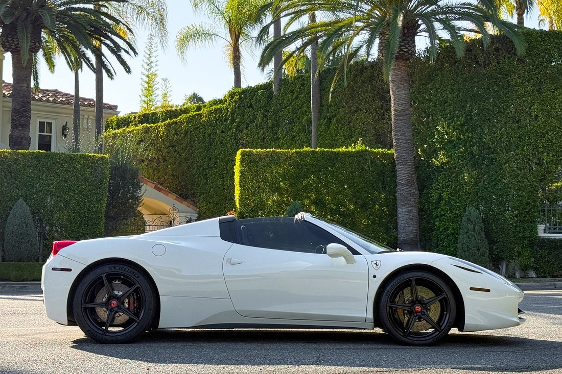 Cabriolet in West Hollywood, CA, United States 5 - 18717074