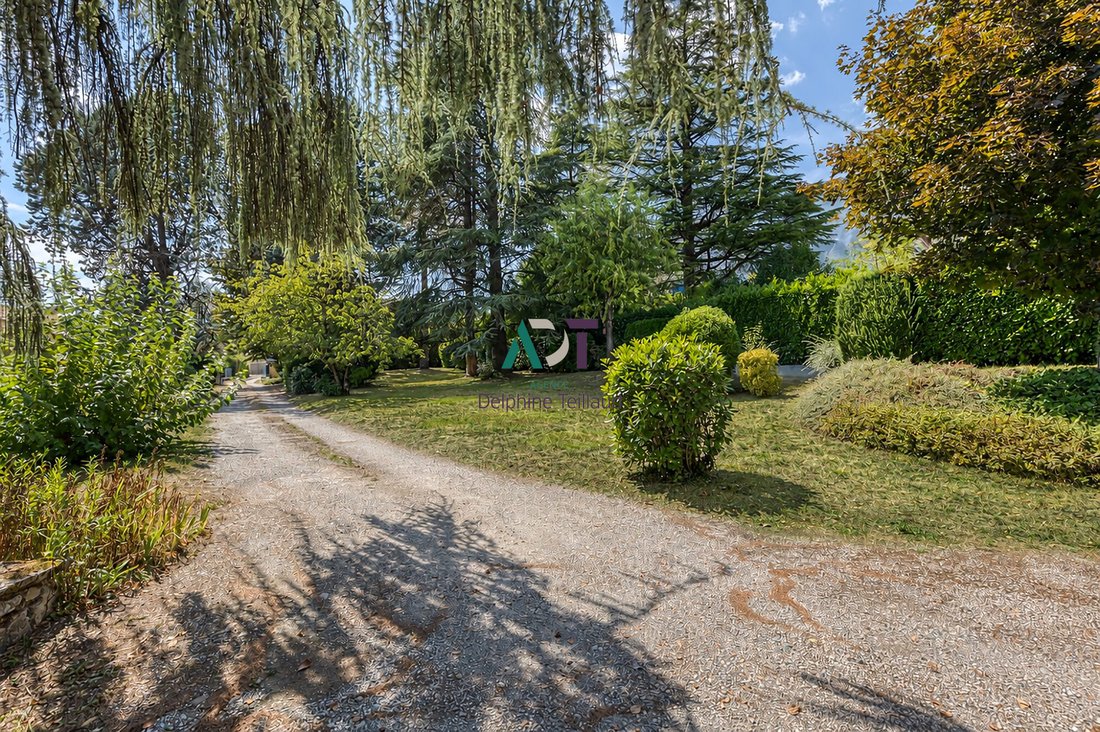 Domaine à Corbonne-Centre-Maréchaux, Saint-Ismier, France 2 - 18720110