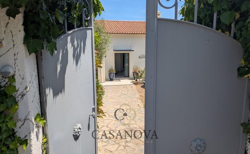 Haus in Est, Prades-le-Lez, Frankreich 1
