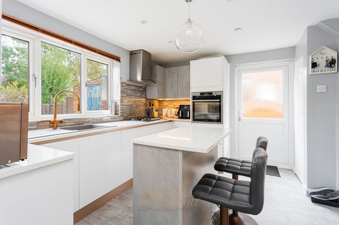 Haus in Horley, England 3 - 18716980