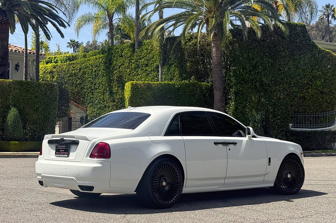 Sedan in West Hollywood, CA, United States 5 - 18717141