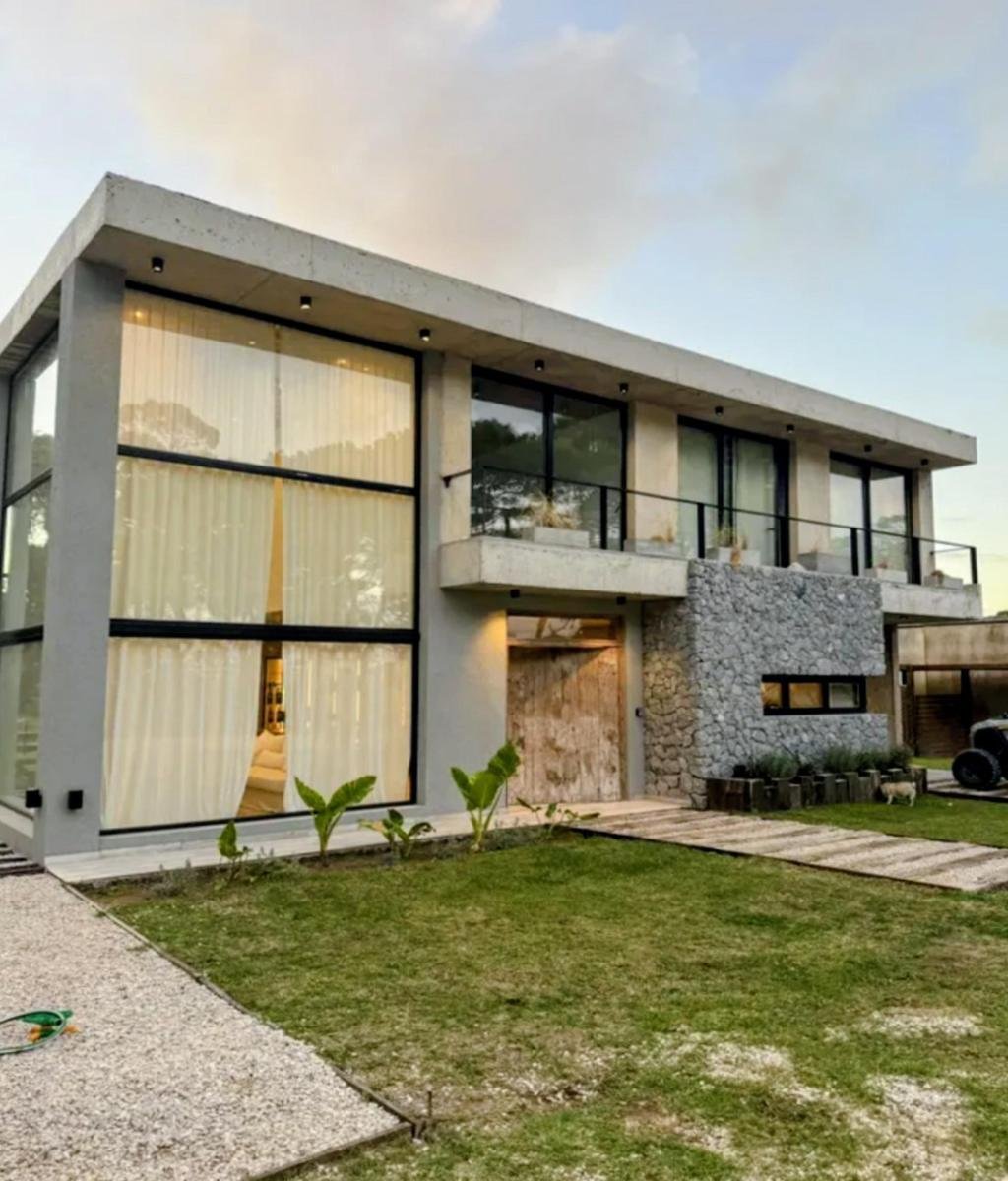 Casa en Pinamar, Provincia de Buenos Aires, Argentina 1 - 18717020