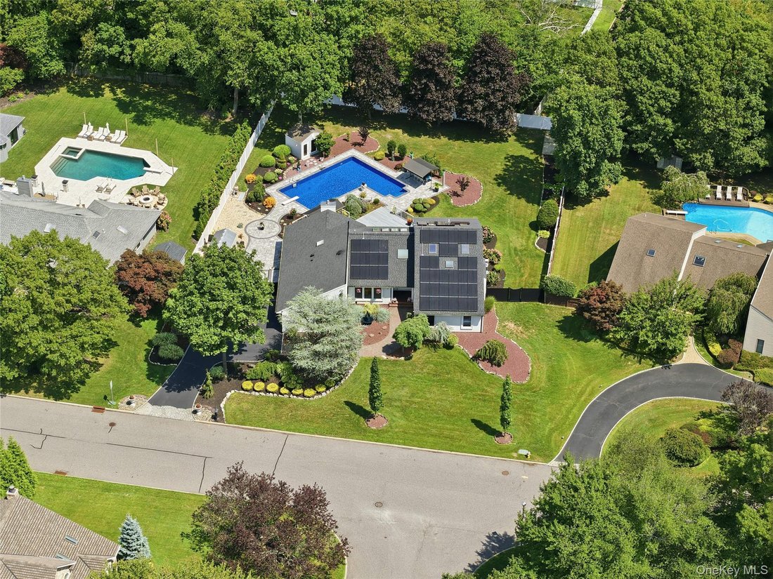 House in East Islip, New York, United States 2 - 18717979