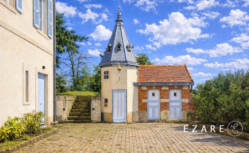 Maison à Saint-Gervais-sur-Couches, Bourgogne-Franche-Comté, France 1