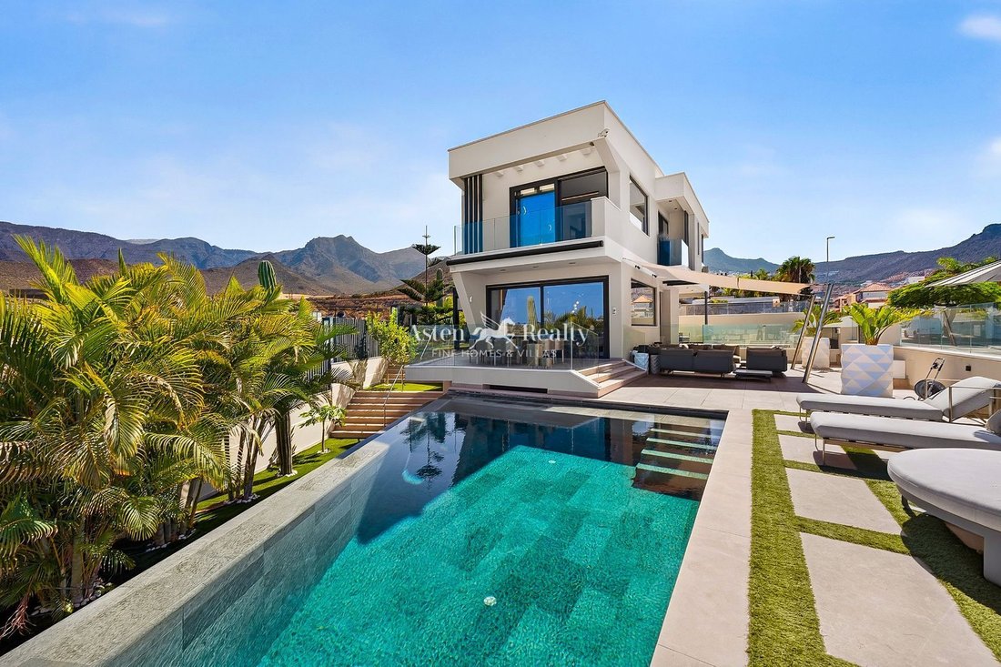 Villa in Costa Adeje, Adeje, Canary Islands 1 - 16539063