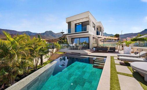 Villa in Costa Adeje, Adeje, Canary Islands 1