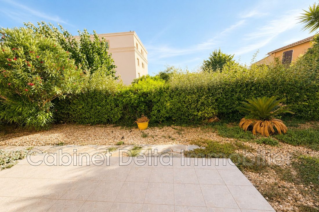 Appartamento a Sanary-sur-Mer, Provenza-Alpi-Costa Azzurra, Francia 1 - 18642565