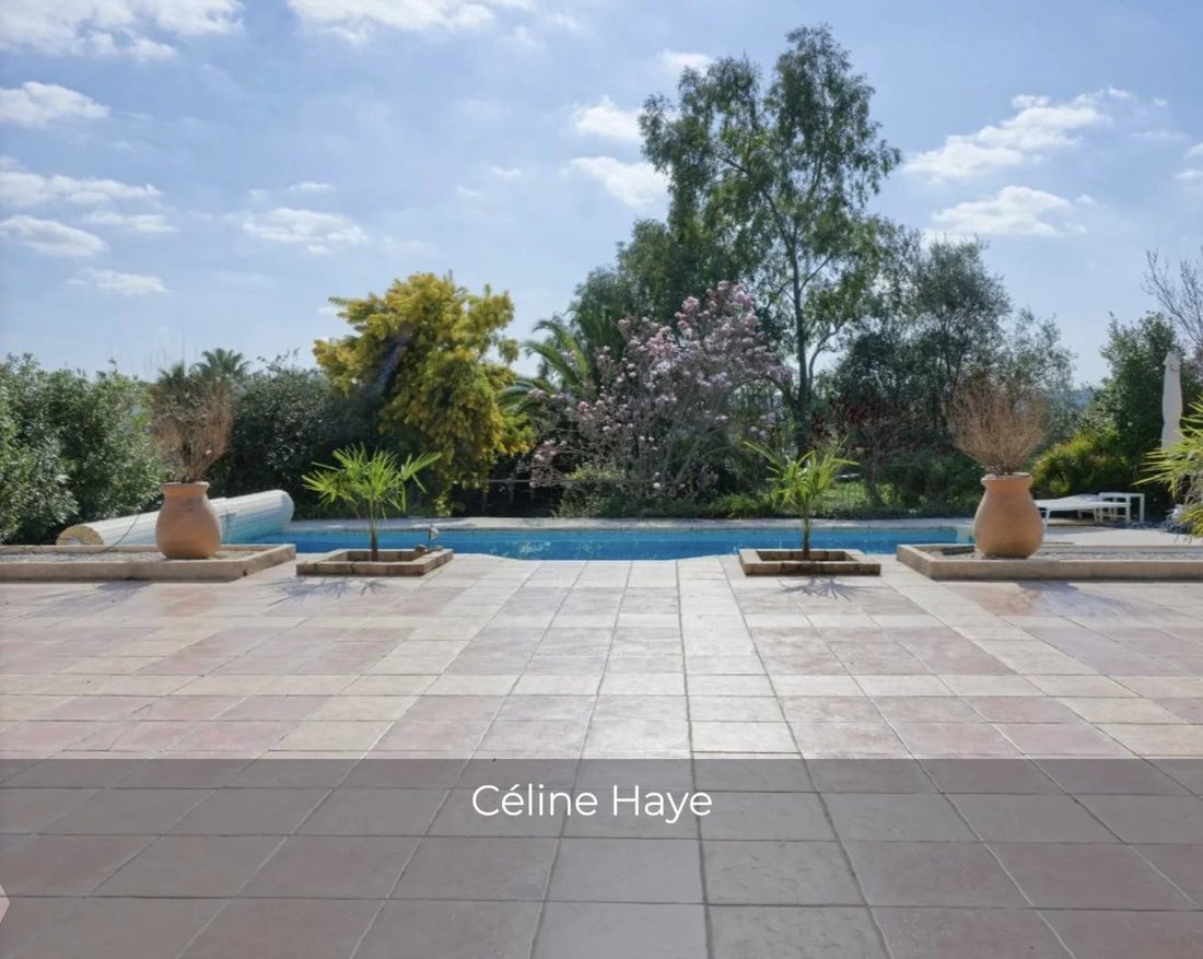 Villa en Tourrettes, Provenza-Alpes-Costa Azul, Francia 1 - 18716571