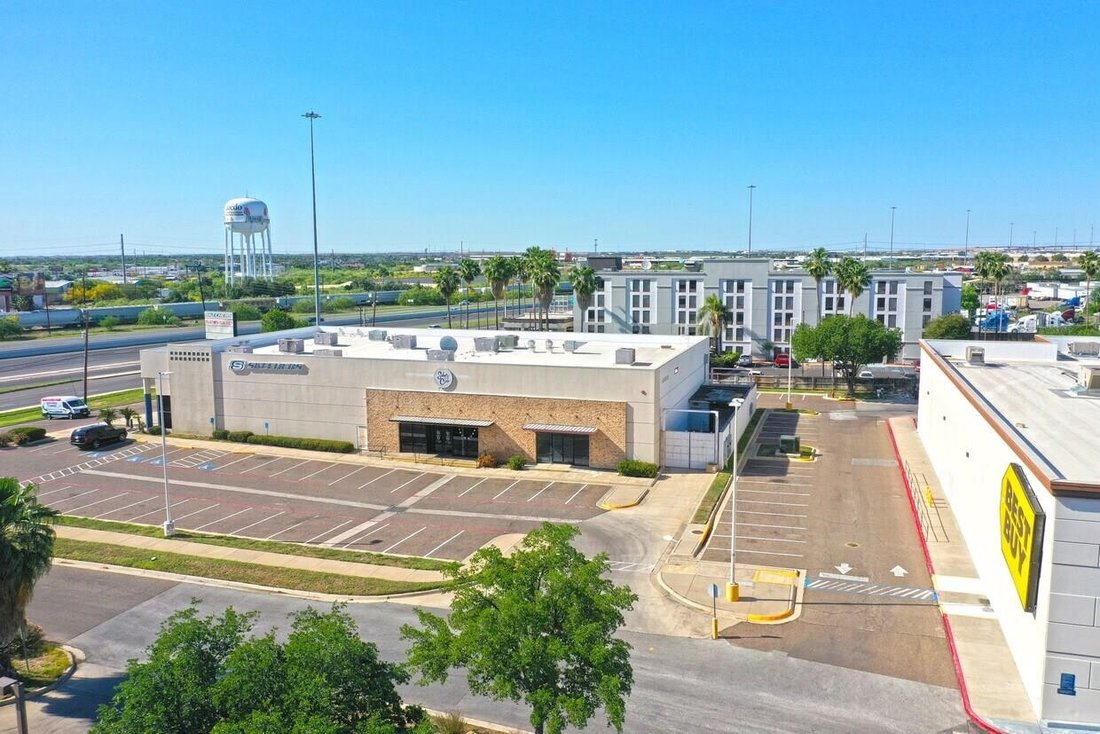 House in Laredo, Texas, United States 4 - 18718075