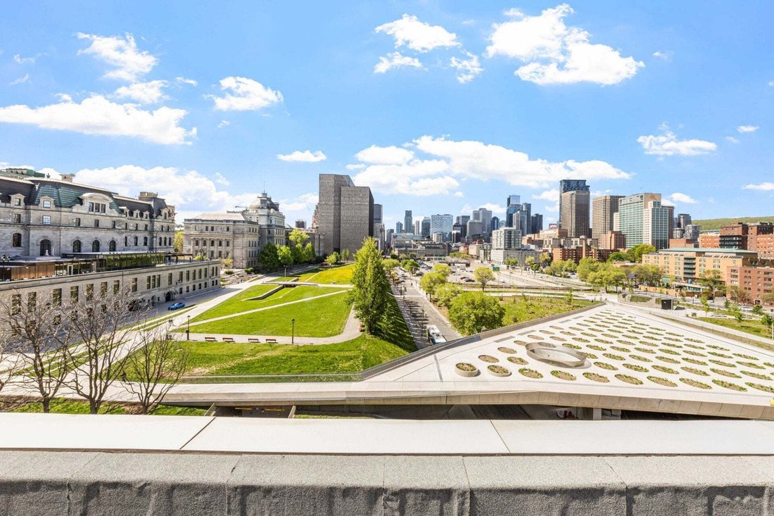 Condo in Montréal, Quebec, Canada 1 - 18643158
