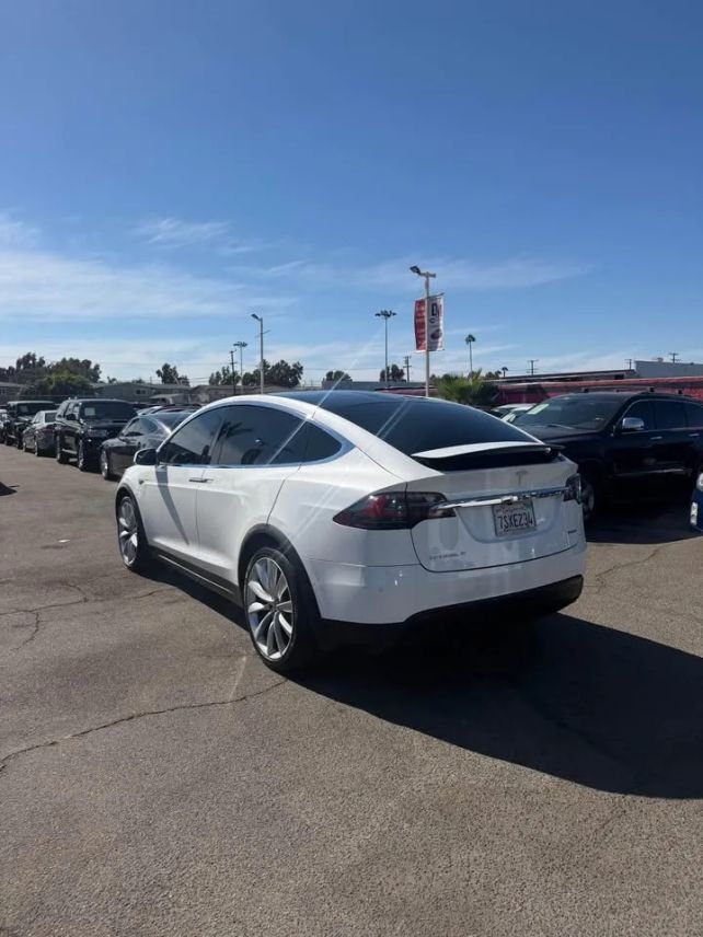 Suv in Costa Mesa, CA, United States 4 - 18717526