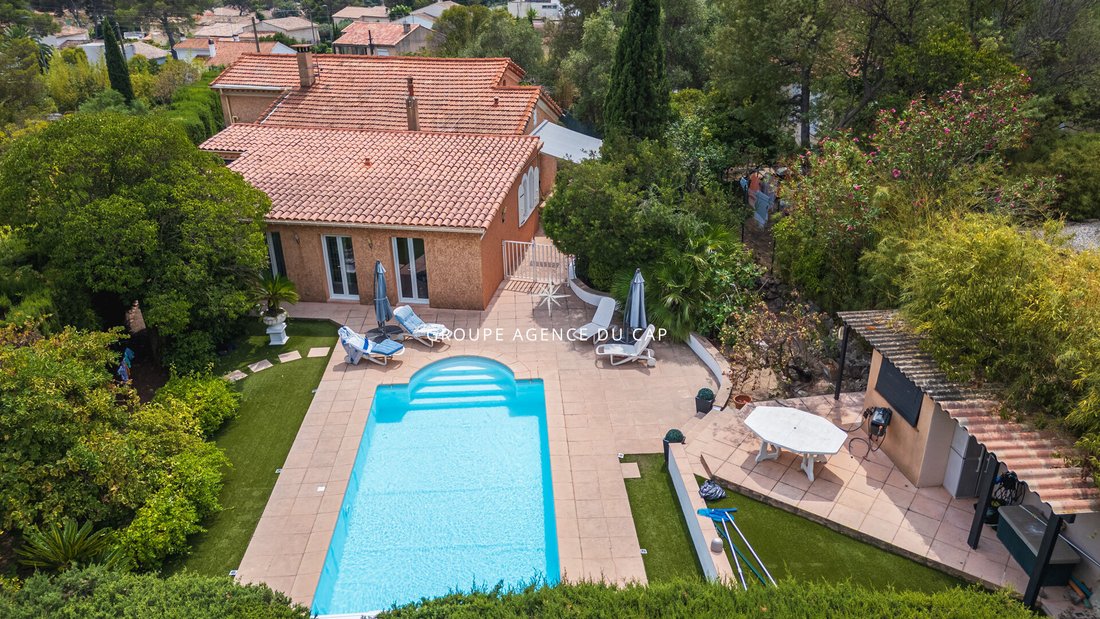 Villa en Les Plaines-Les Tasses, Saint-Raphaël, Francia 2 - 18719907
