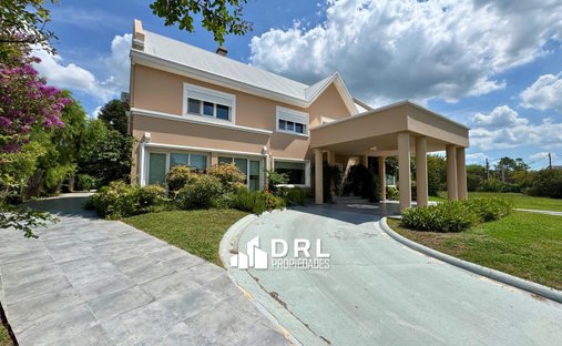 House in Córdoba, Cordoba, Argentina 1