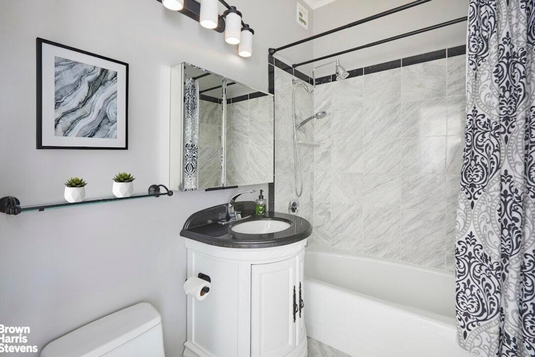Condo in New York, New York, United States 4 - 18719027