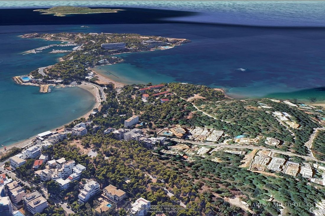 Apartment in Vouliagmeni, Attica, Greece 1 - 18717433