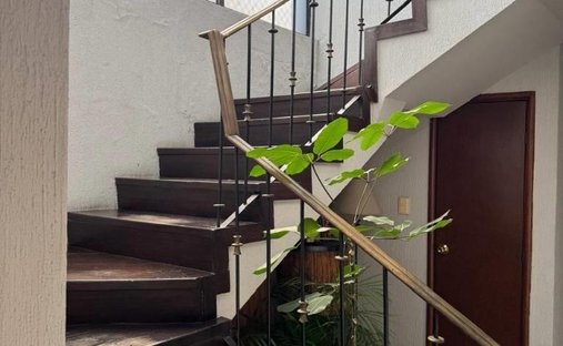 House in San Cristóbal Texcalucan, State of Mexico, Mexico 1