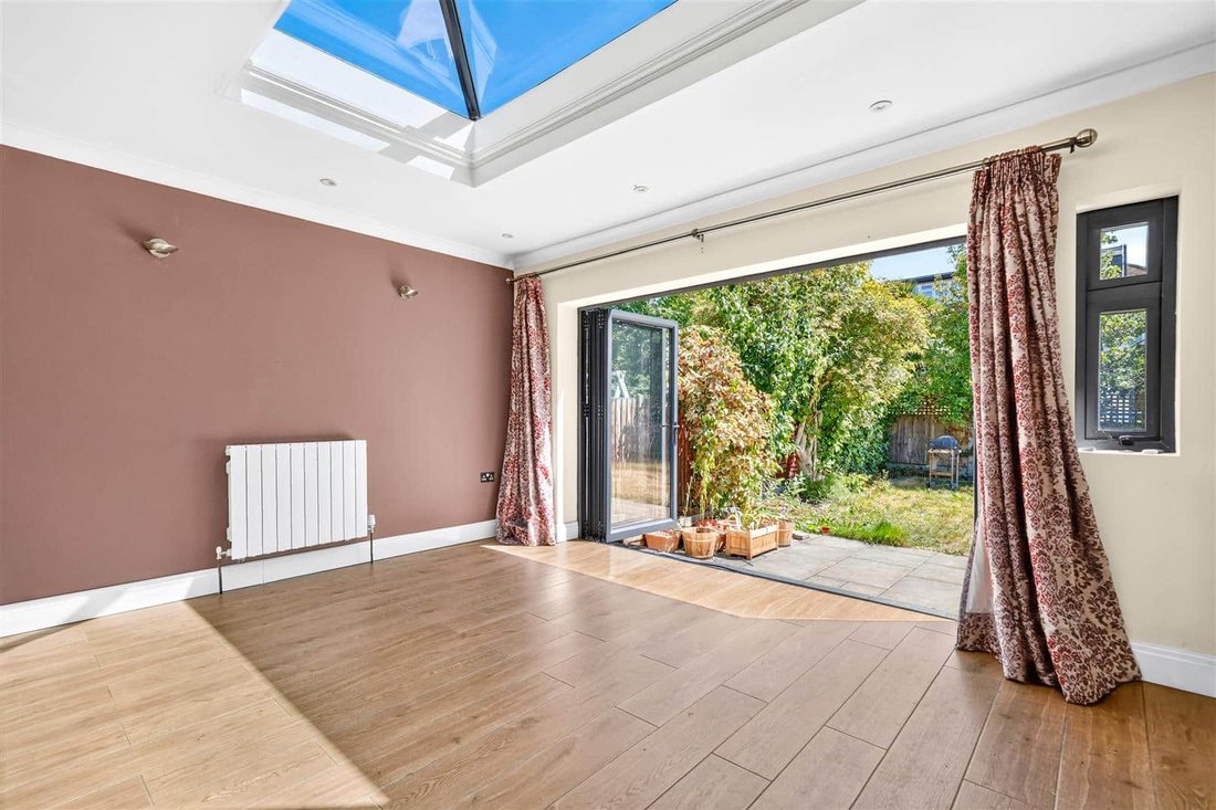 Maison à Gants Hill, Ilford, Angleterre 3 - 18716623